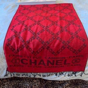 CHANEL shawl pashmina.